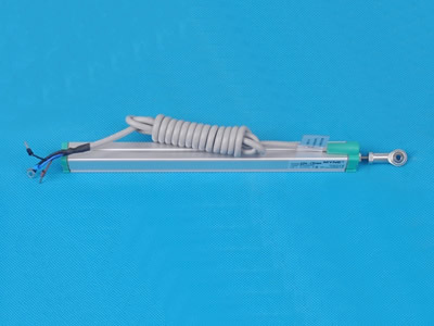 引進國外先進技術研發位移傳感器生產廠